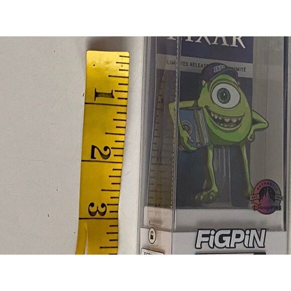 FigPin Pixar Limited Release Edition Monsters University Mike Wazowski # 450 - Picture 10 of 10